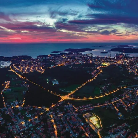 Lovely In With Kitchen Апартаменты Пула