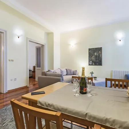 Lovely In With Kitchen Apartament *