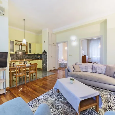 Lovely In With Kitchen *