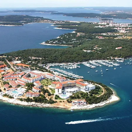 Lovely In With Kitchen Pula