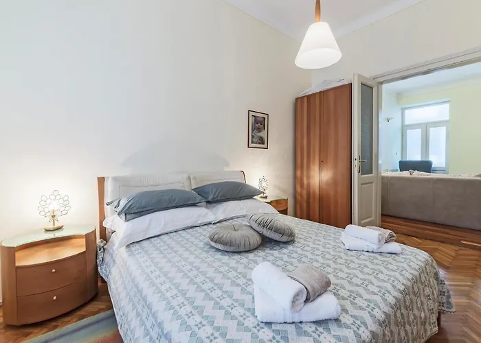 Lägenhet Lovely In With Kitchen