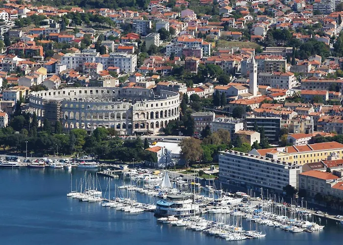 Lovely In With Kitchen *