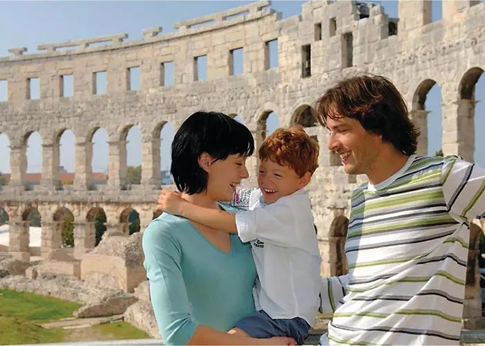 Lovely In With Kitchen Pula